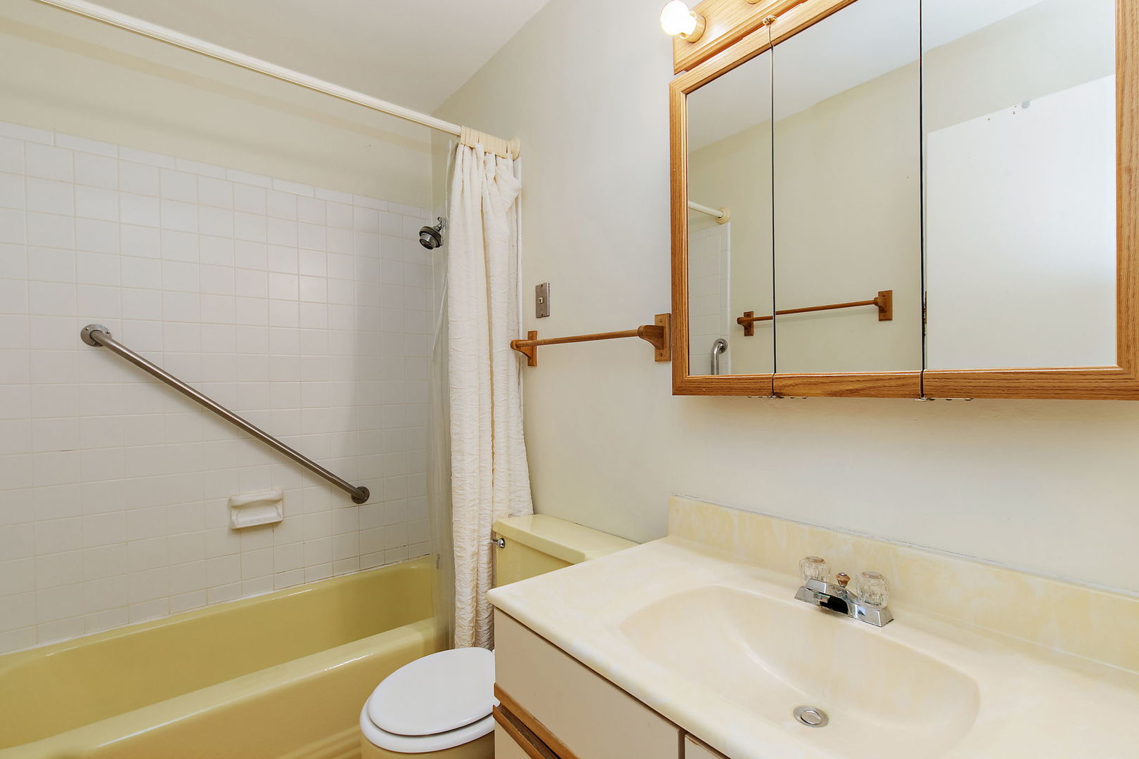 1000 Jackson Avenue, St. Charles, IL 60174