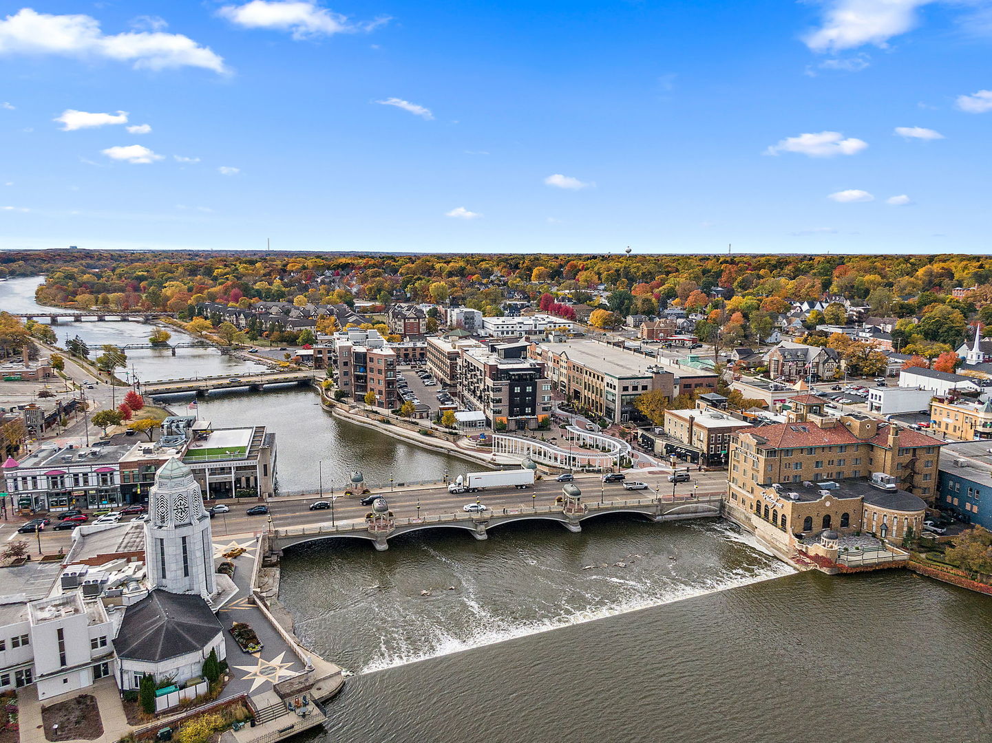 1000 Jackson Avenue, St. Charles, IL 60174