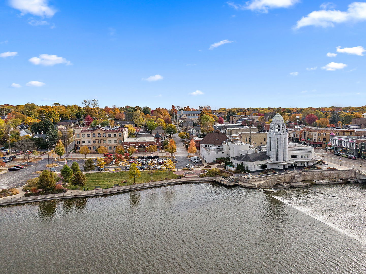 1000 Jackson Avenue, St. Charles, IL 60174