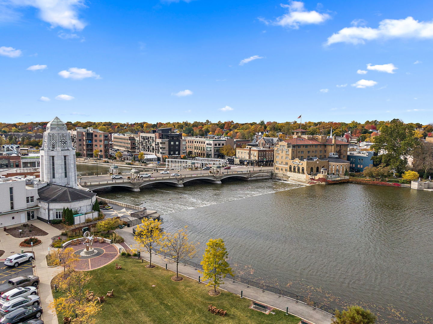 1000 Jackson Avenue, St. Charles, IL 60174