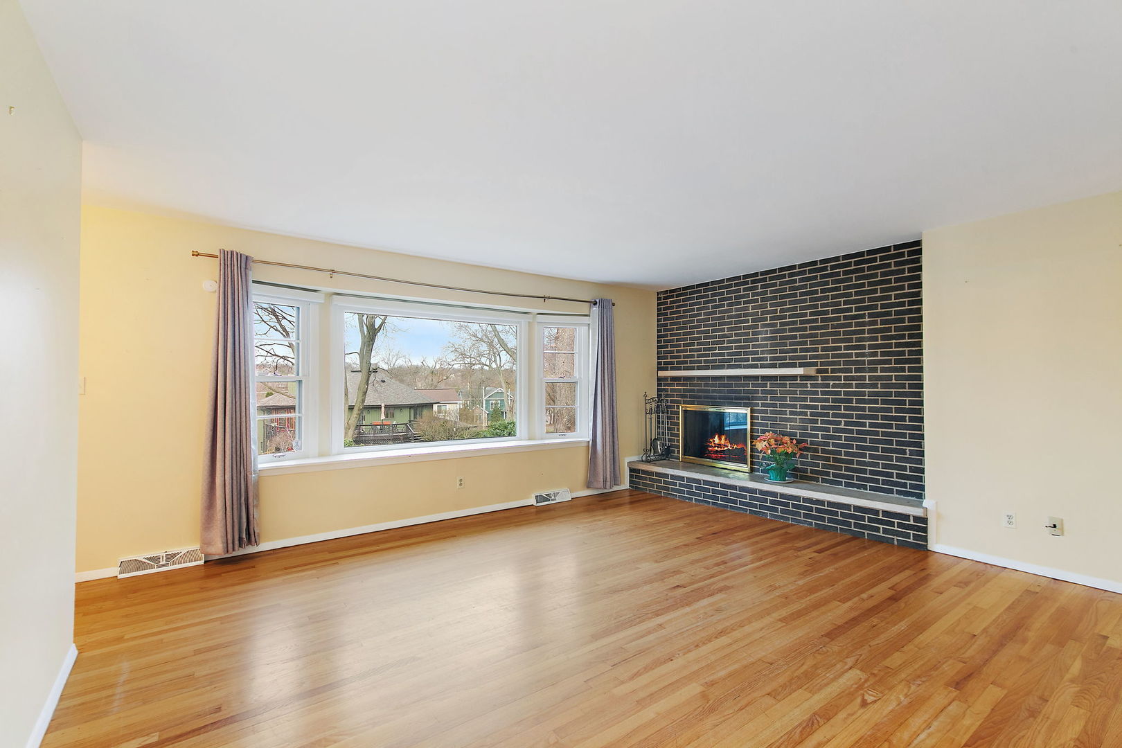 1000 Jackson Avenue, St. Charles, IL 60174