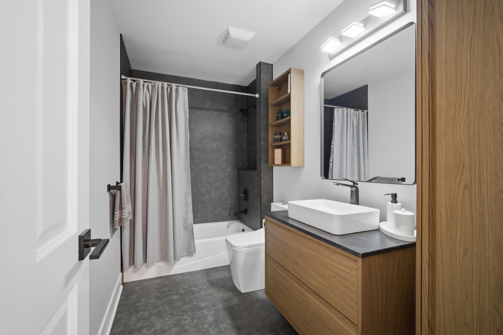 736 N Franklin Avenue, Palatine, IL 60067