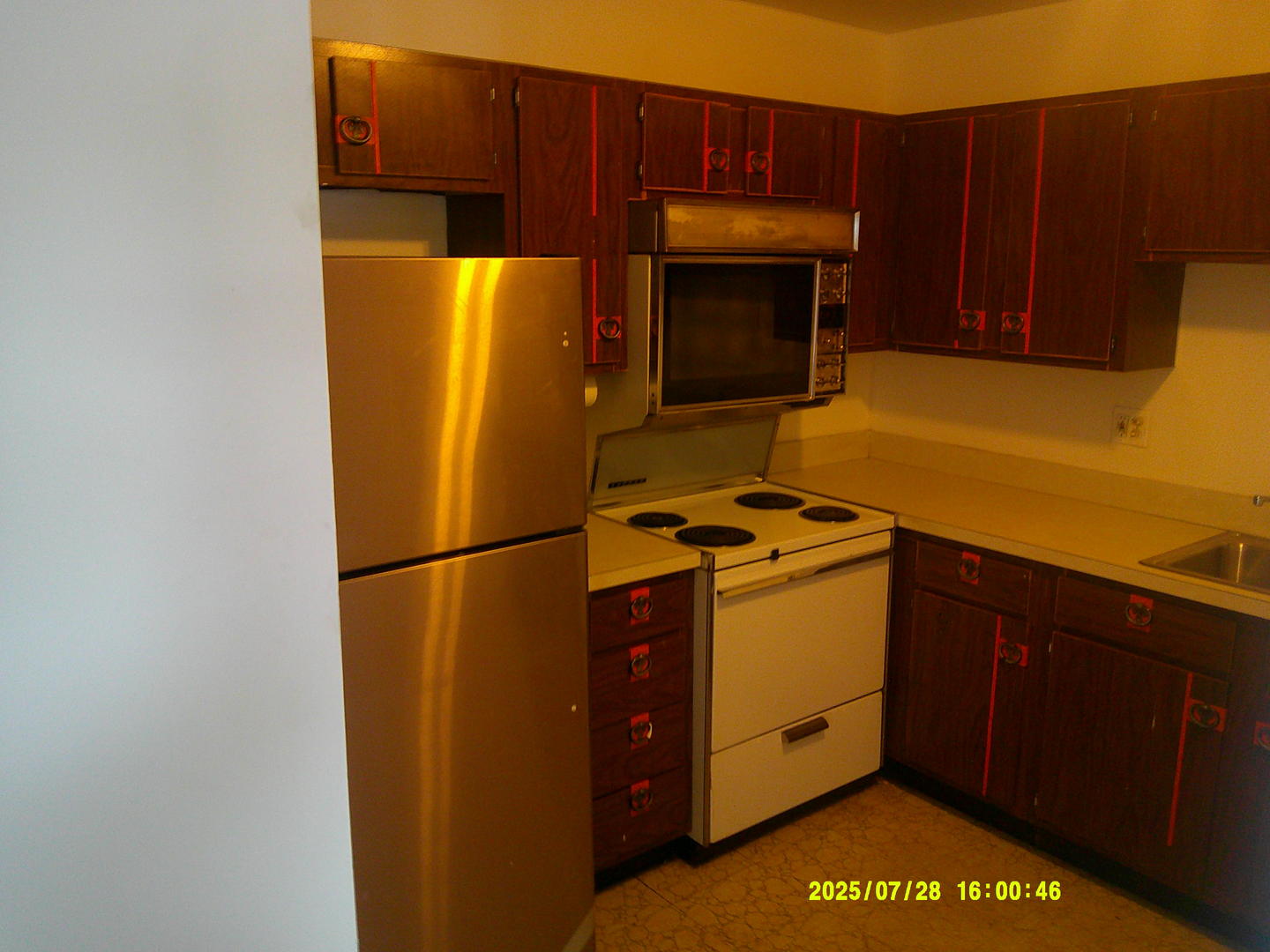 5 E Carriageway Drive #210, Hazel Crest, IL 60429