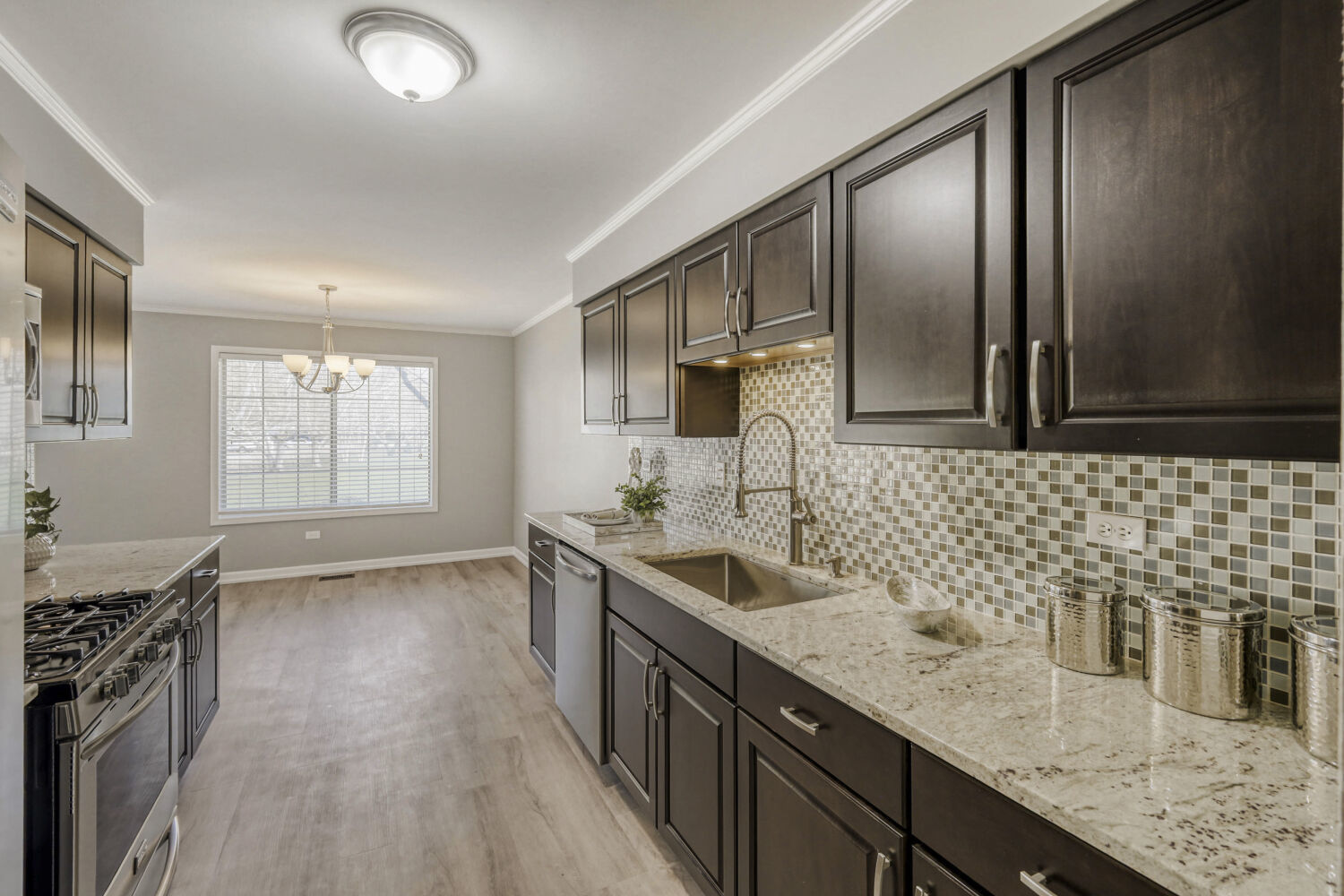 934 Surrey Lane #2, Sleepy Hollow, IL 60118