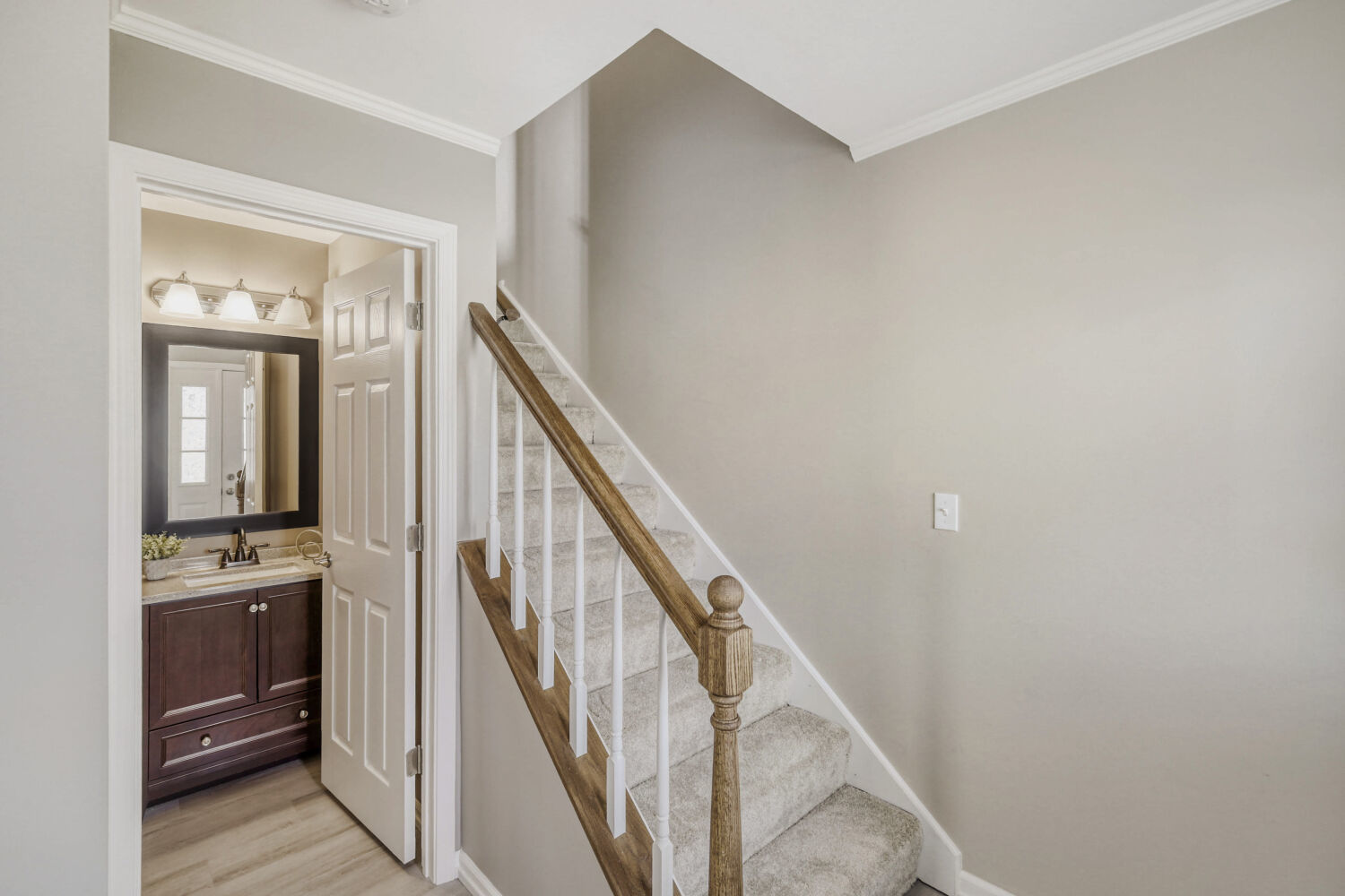 934 Surrey Lane #2, Sleepy Hollow, IL 60118