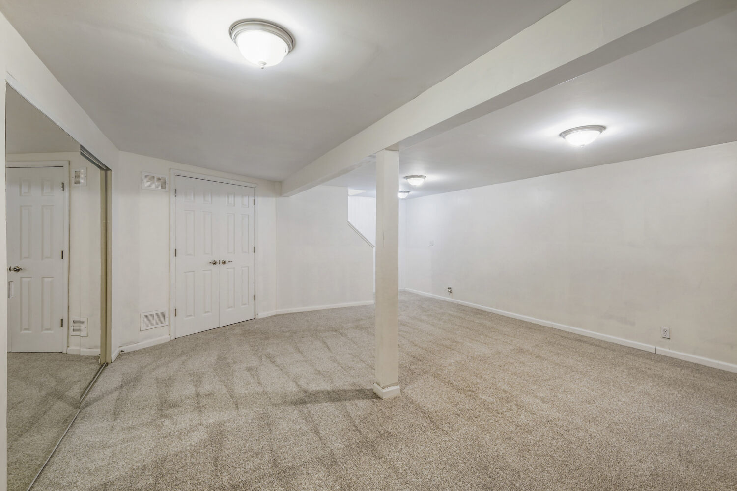 934 Surrey Lane #2, Sleepy Hollow, IL 60118