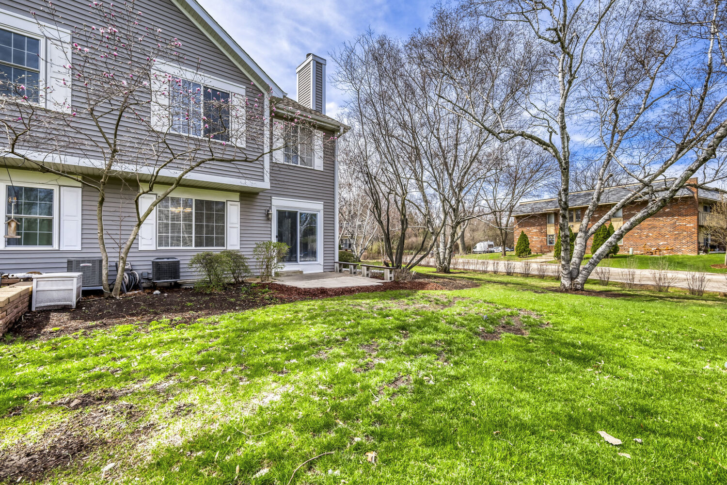 934 Surrey Lane #2, Sleepy Hollow, IL 60118