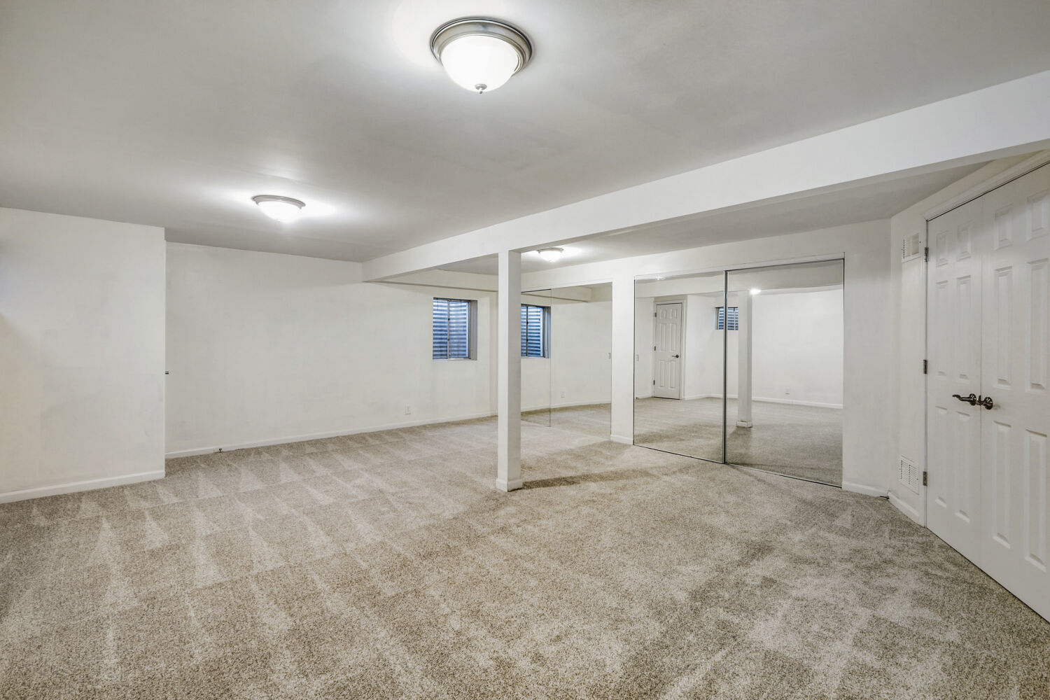 934 Surrey Lane #2, Sleepy Hollow, IL 60118