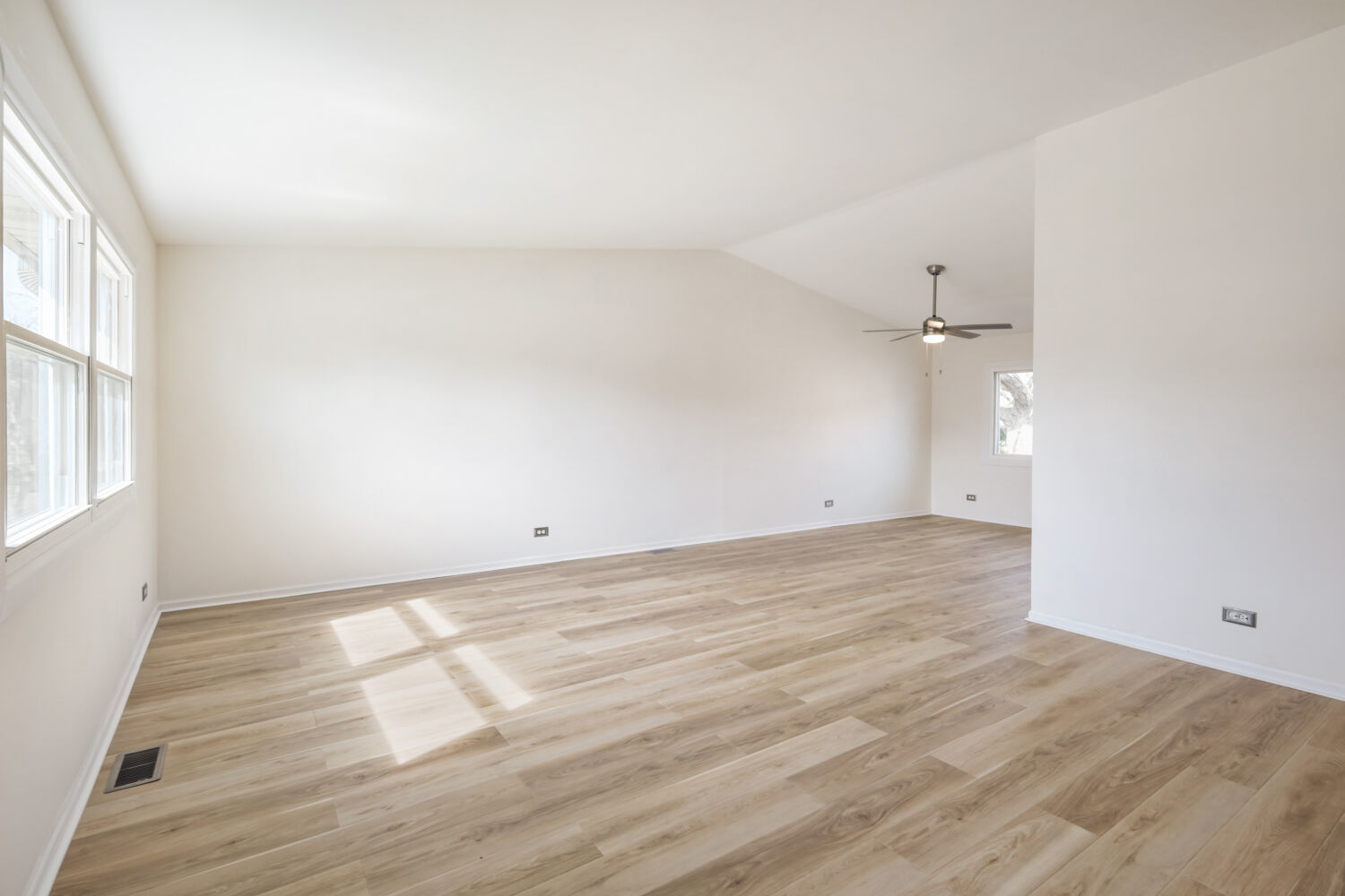 4441 HARBOR Circle, Hoffman Estates, IL 60192