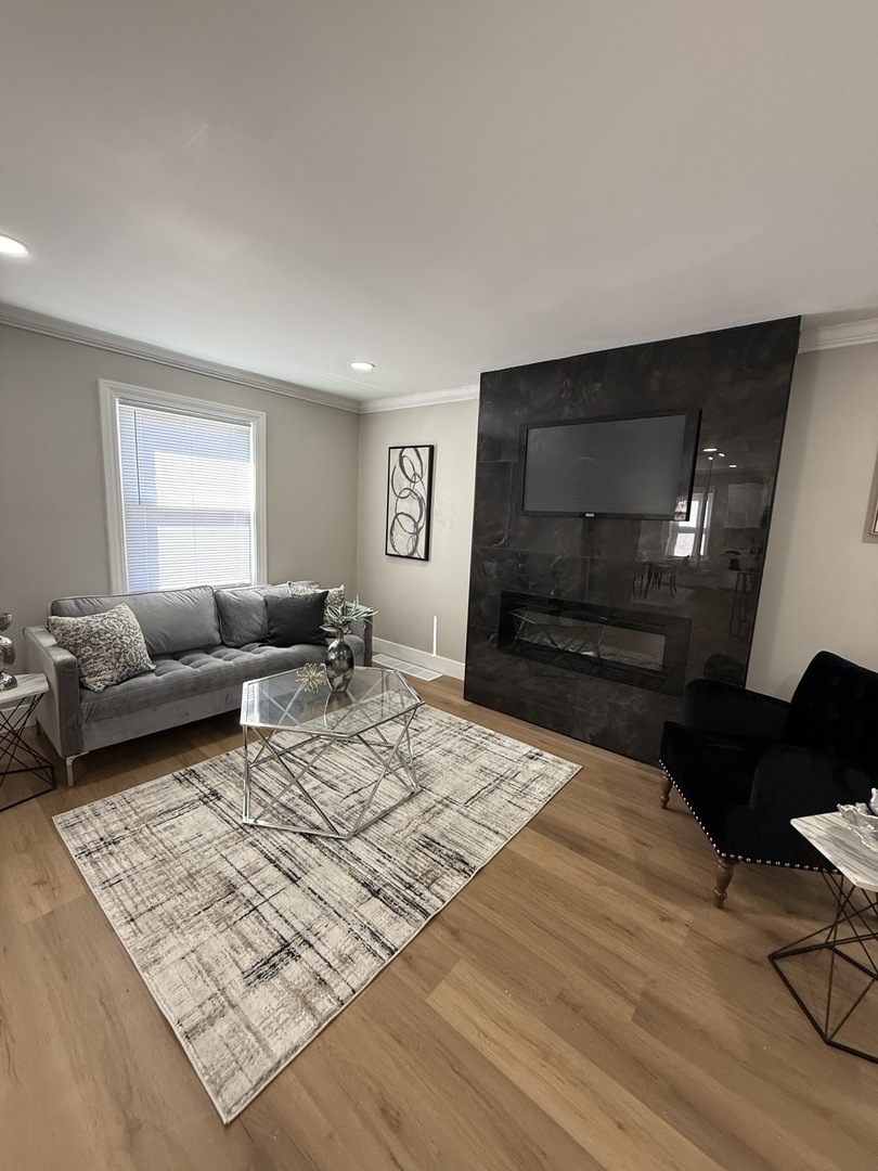 1156 W 102nd Street, Chicago, IL 60643