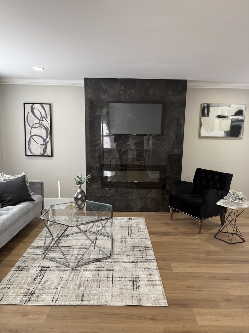 1156 W 102nd Street, Chicago, IL 60643