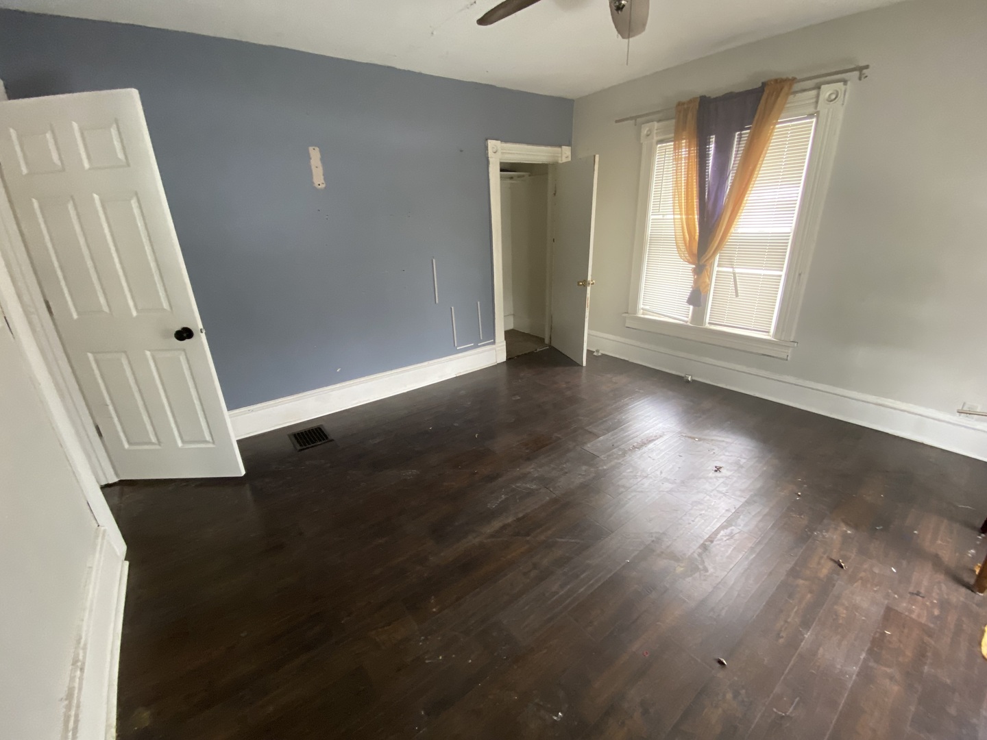 515 Walnut Avenue, Elgin, IL 60123