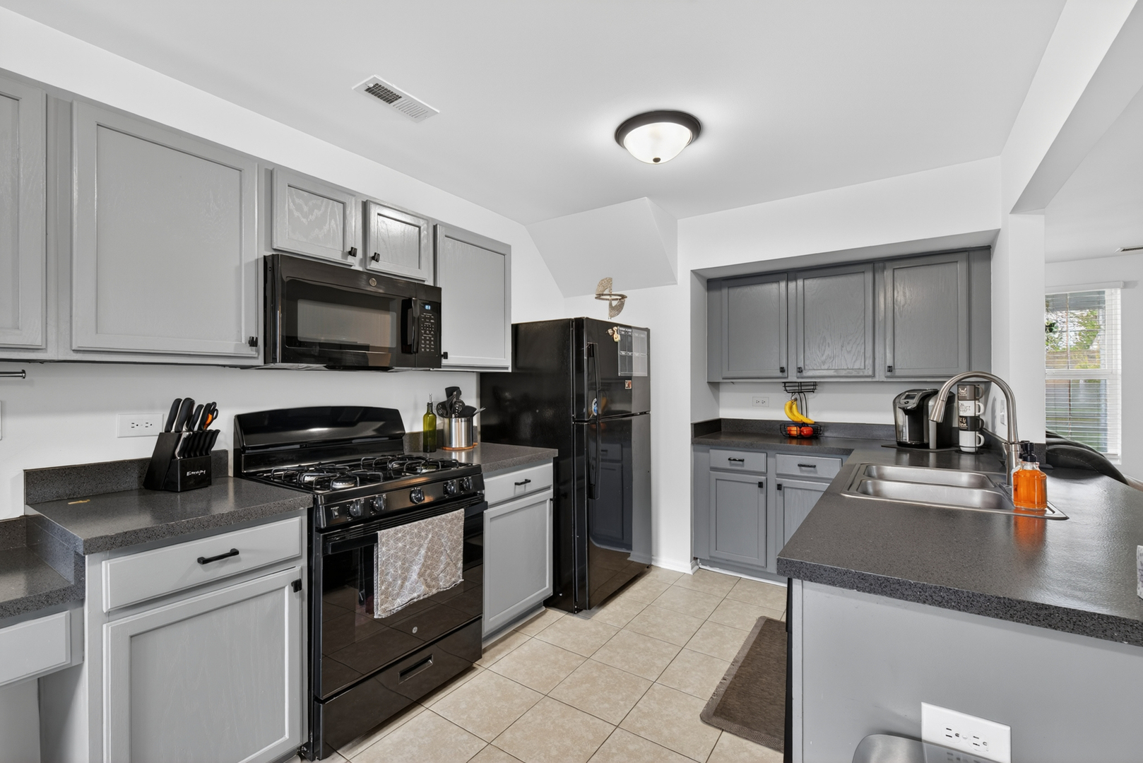 939 Four Seasons Boulevard, Aurora, IL 60504