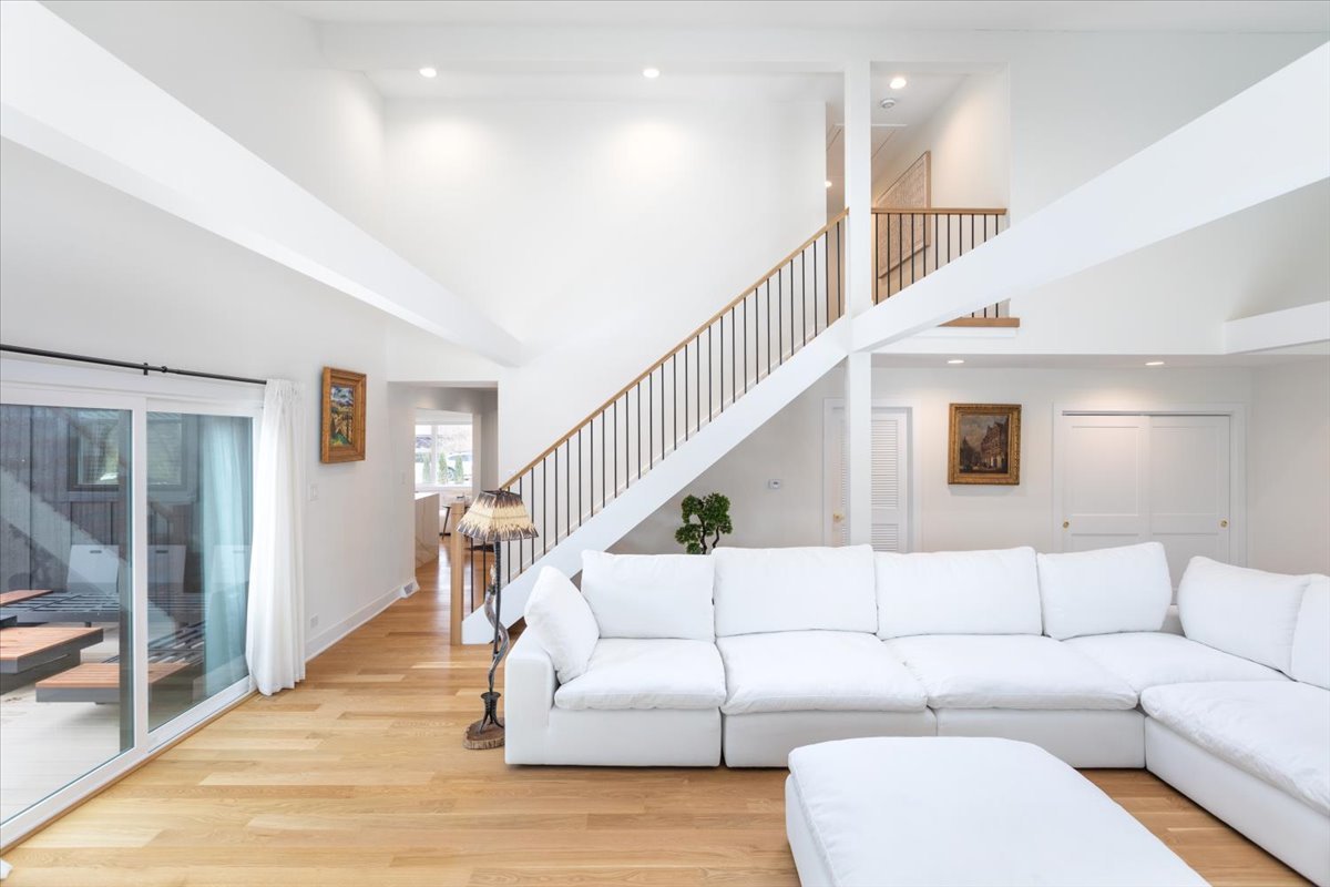 8122 Fairmount Avenue, Downers Grove, IL 60516