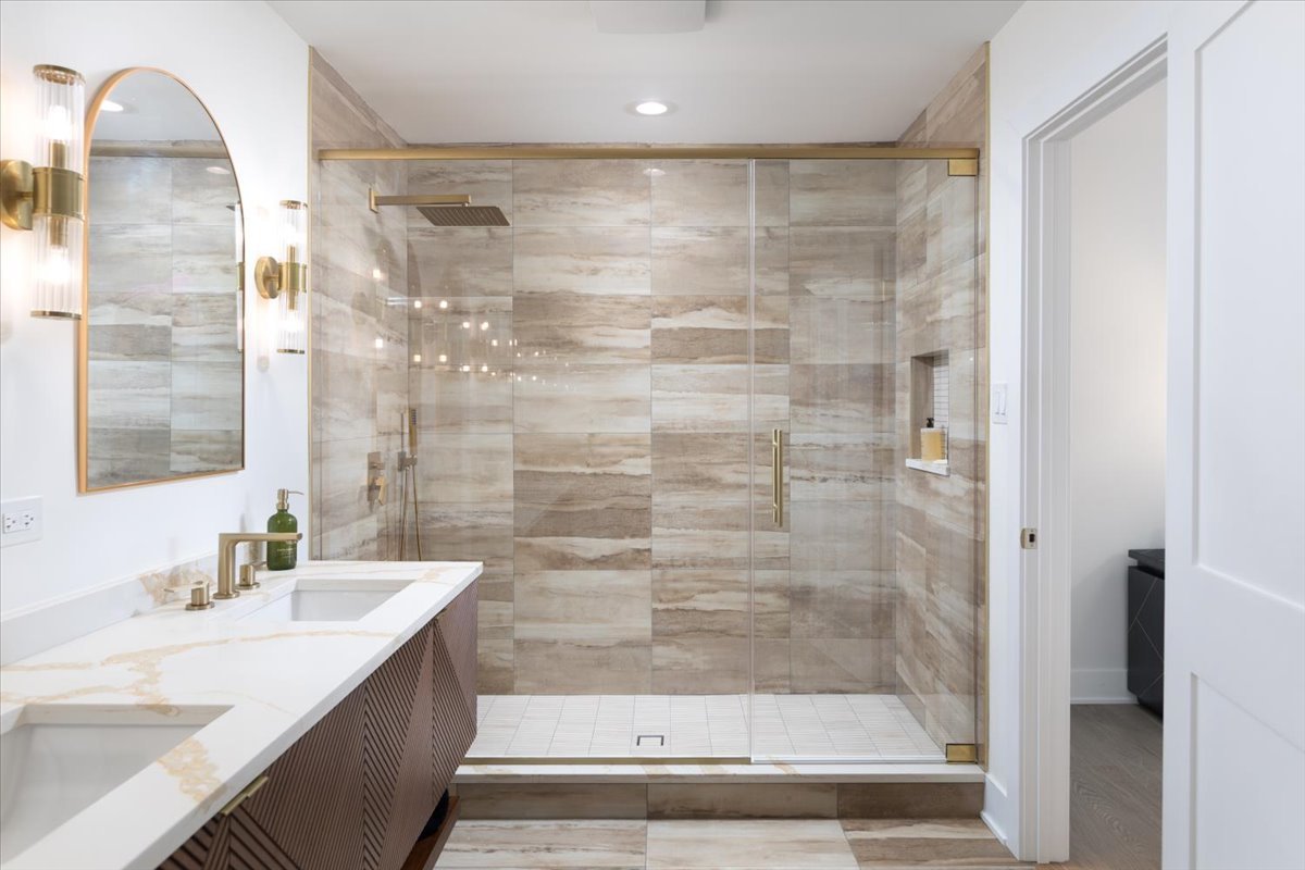 8122 Fairmount Avenue, Downers Grove, IL 60516