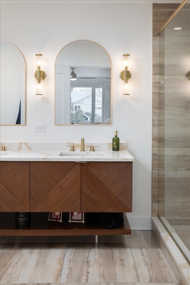 8122 Fairmount Avenue, Downers Grove, IL 60516