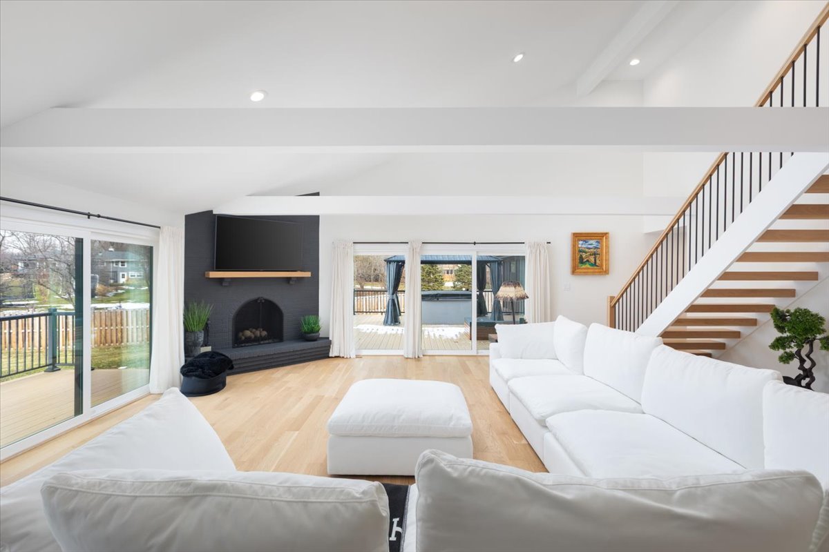 8122 Fairmount Avenue, Downers Grove, IL 60516