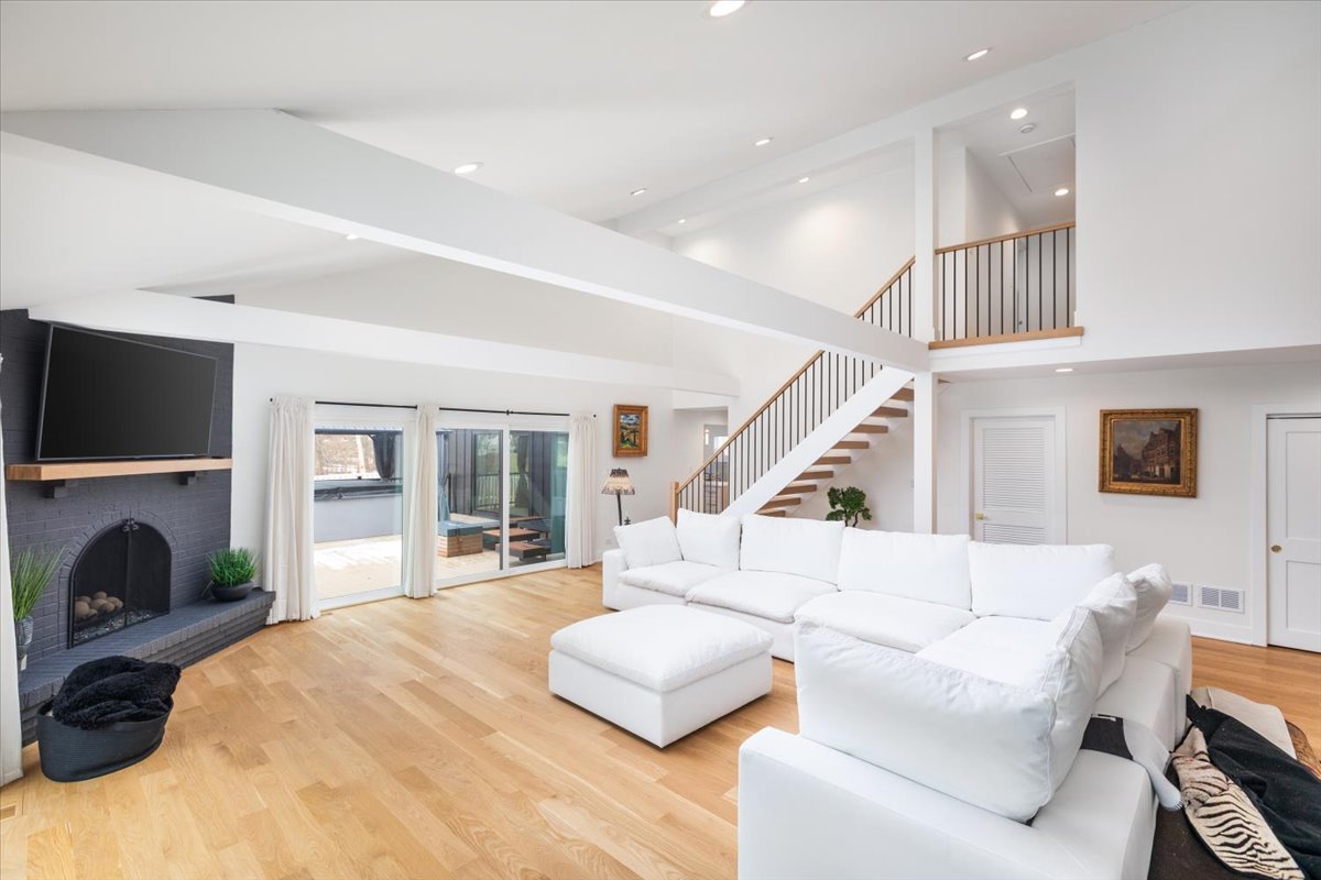 8122 Fairmount Avenue, Downers Grove, IL 60516