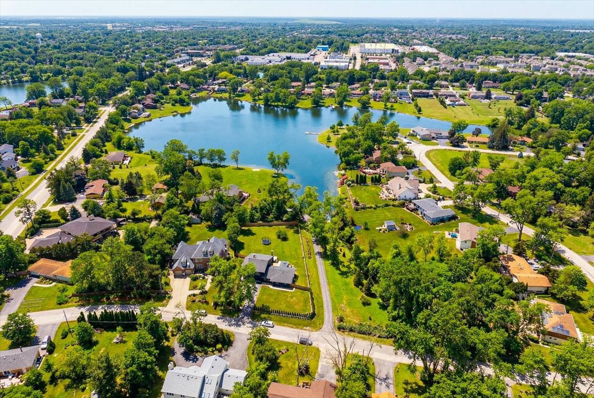 8122 Fairmount Avenue, Downers Grove, IL 60516