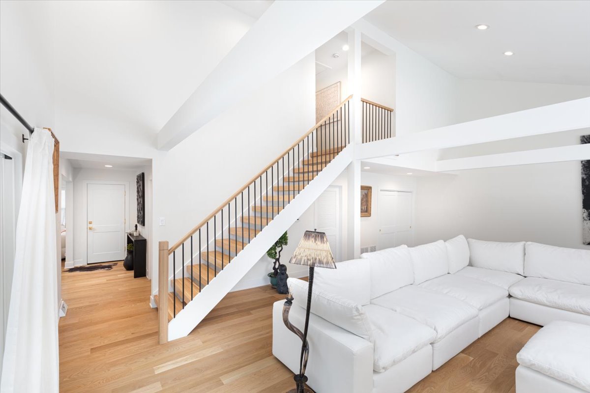 8122 Fairmount Avenue, Downers Grove, IL 60516