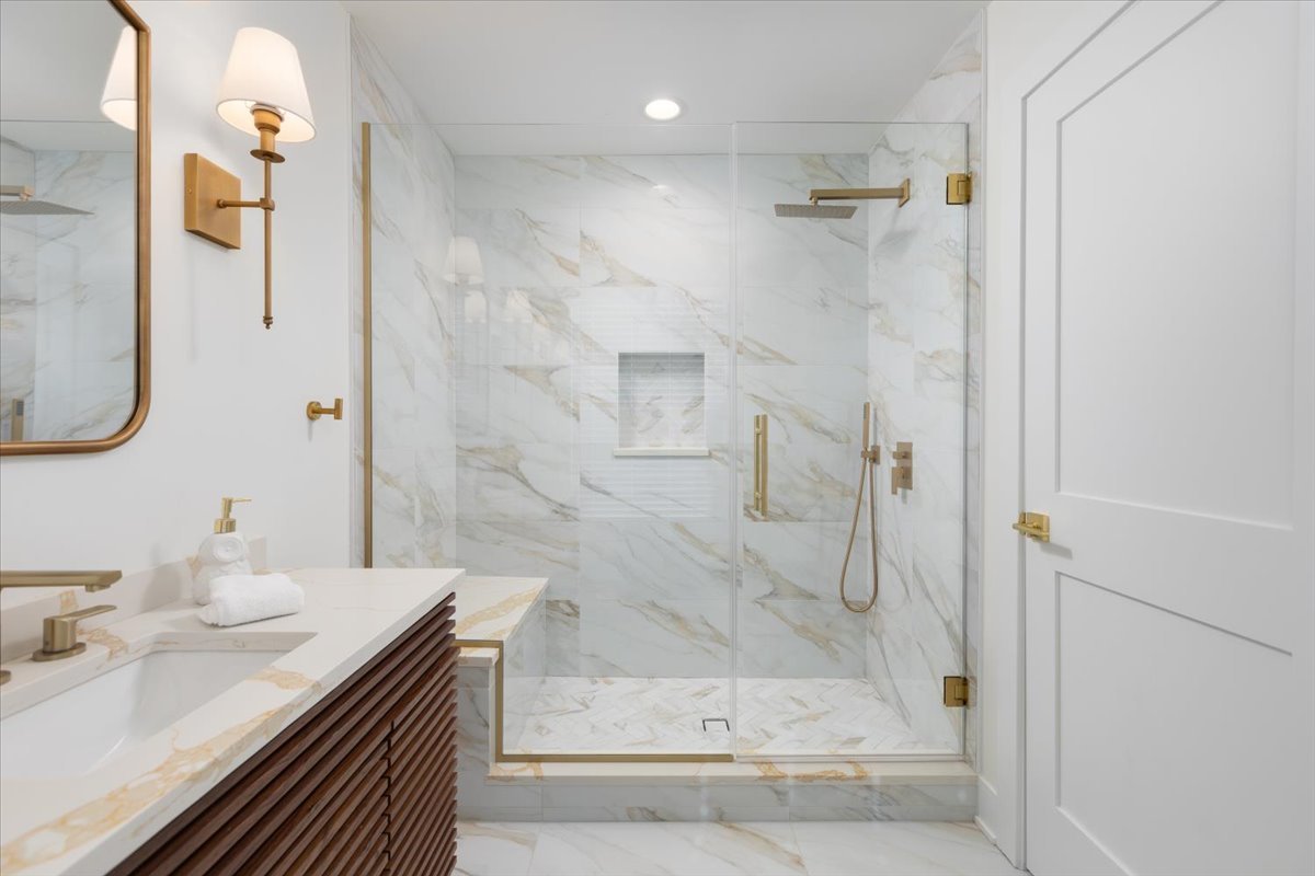 8122 Fairmount Avenue, Downers Grove, IL 60516