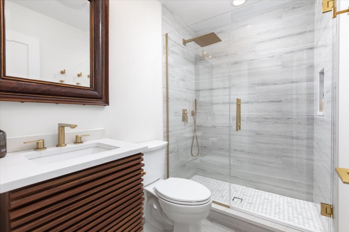 8122 Fairmount Avenue, Downers Grove, IL 60516