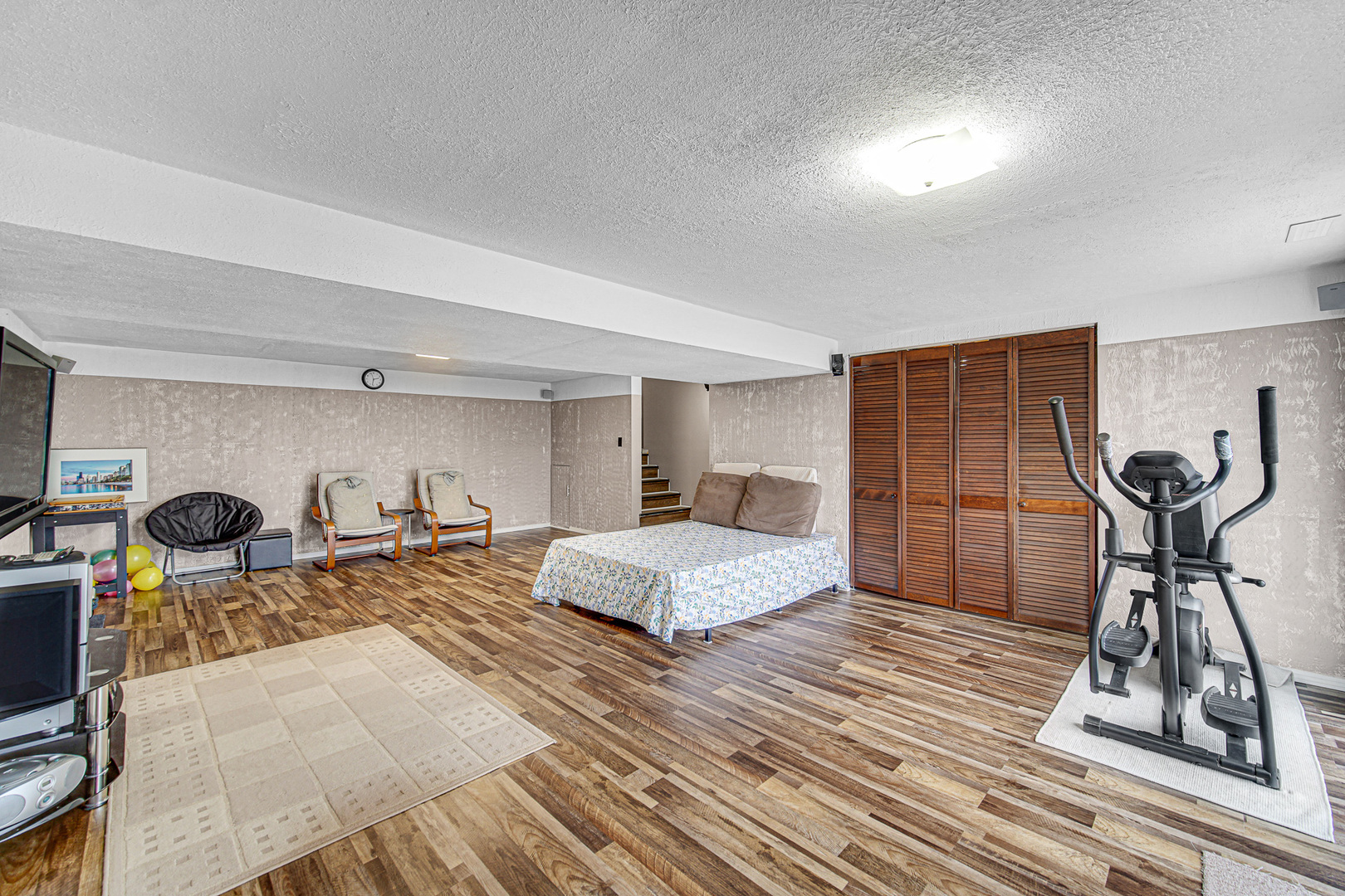 1965 Cheltenham Place, Hoffman Estates, IL 60169