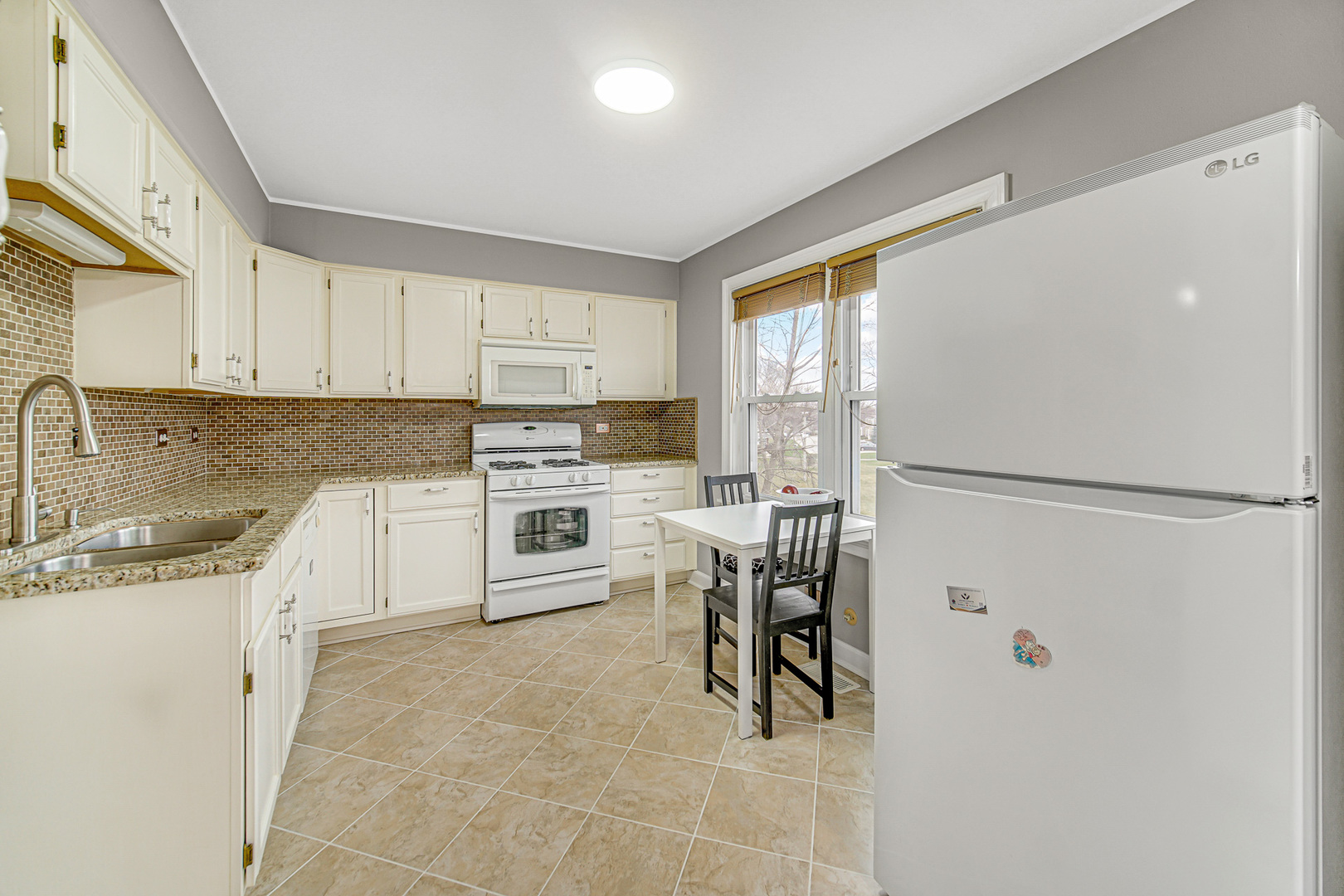 1965 Cheltenham Place, Hoffman Estates, IL 60169