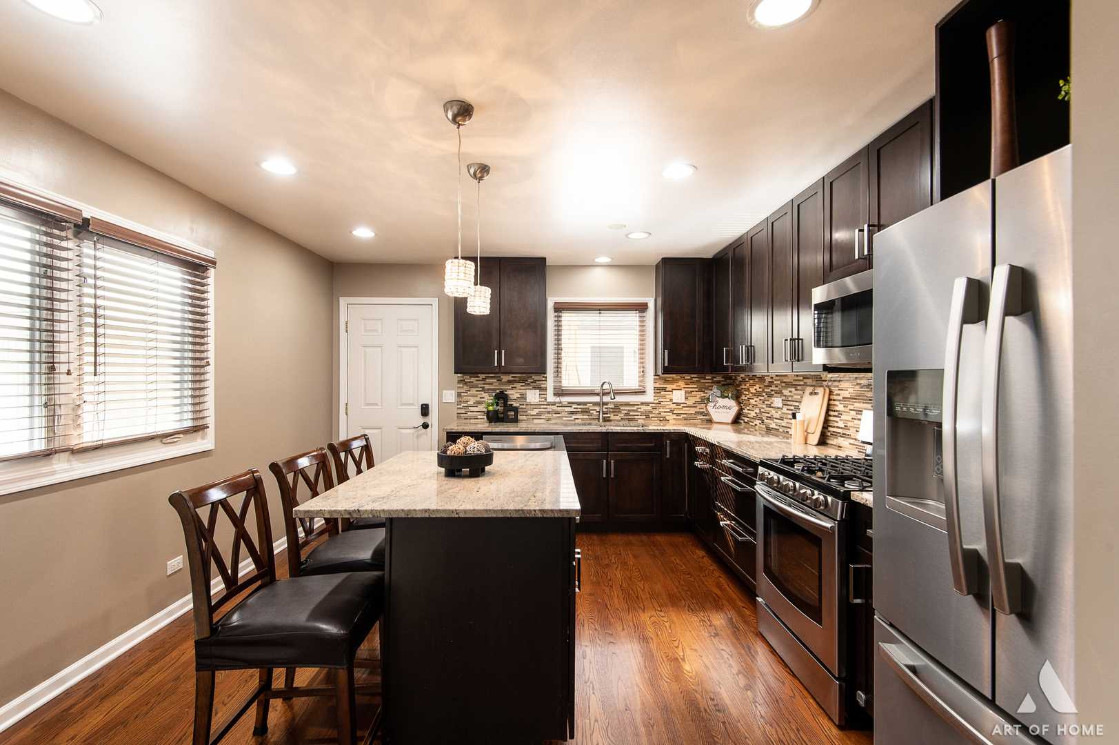 204 S Iowa Avenue, Addison, IL 60101