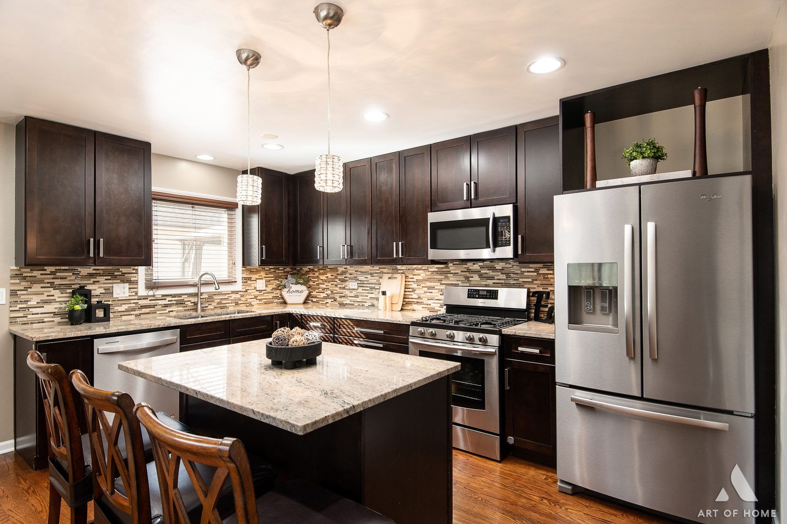 204 S Iowa Avenue, Addison, IL 60101