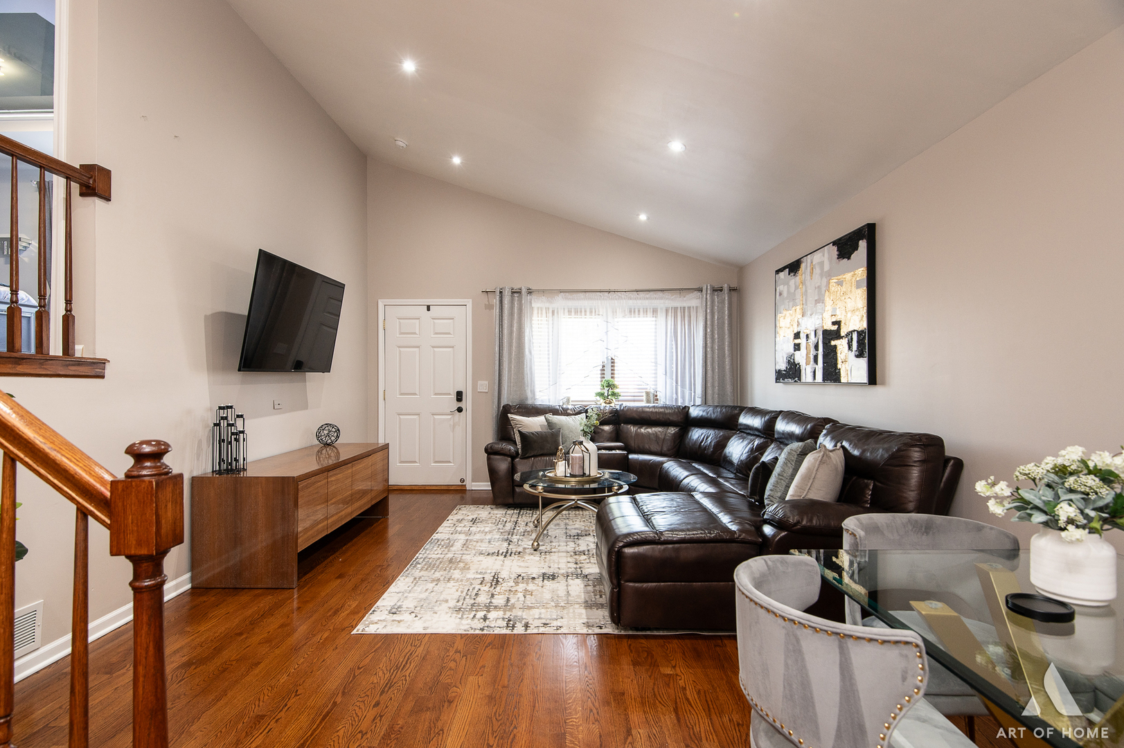 204 S Iowa Avenue, Addison, IL 60101