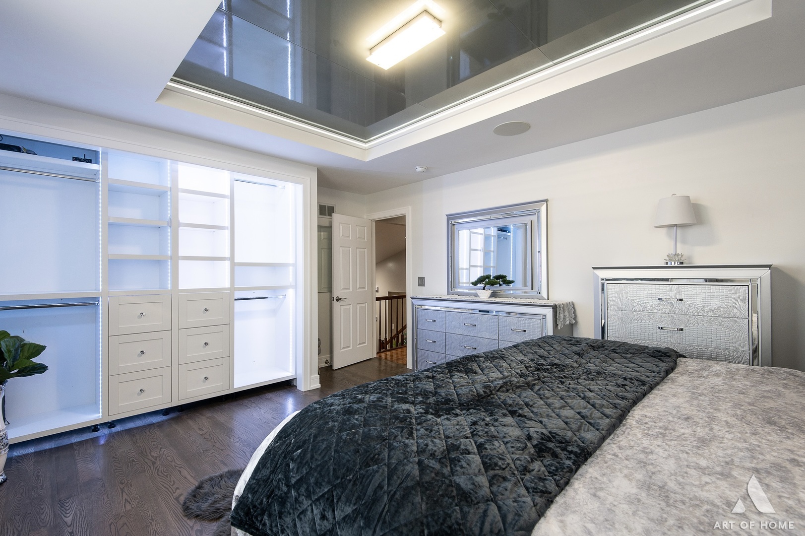 204 S Iowa Avenue, Addison, IL 60101