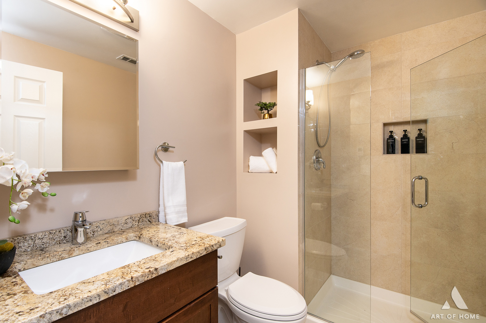 204 S Iowa Avenue, Addison, IL 60101