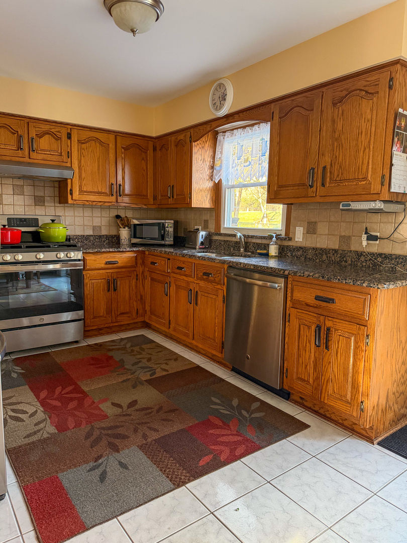 10631 S Lori Lane, Palos Hills, IL 60465