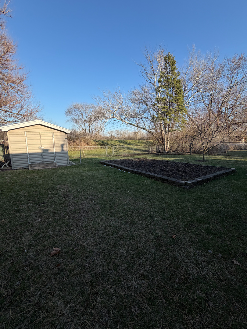 10631 S Lori Lane, Palos Hills, IL 60465