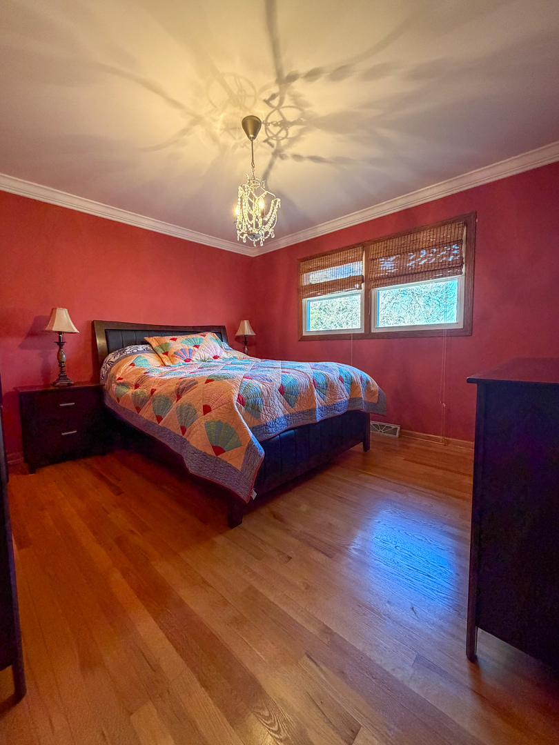 10631 S Lori Lane, Palos Hills, IL 60465