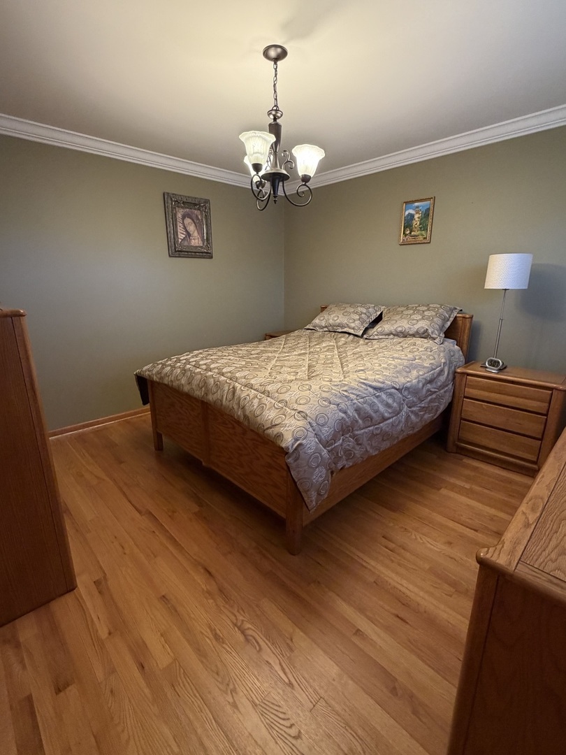 10631 S Lori Lane, Palos Hills, IL 60465