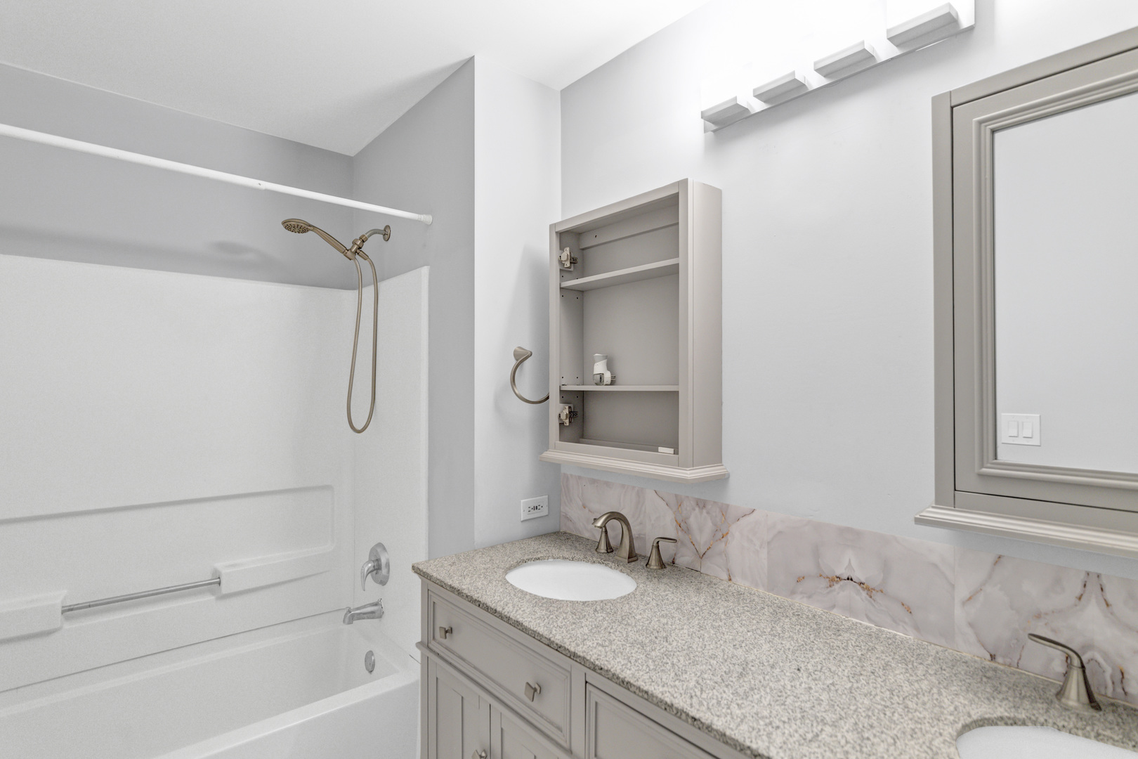 629 Waterford Lane, South Elgin, IL 60177