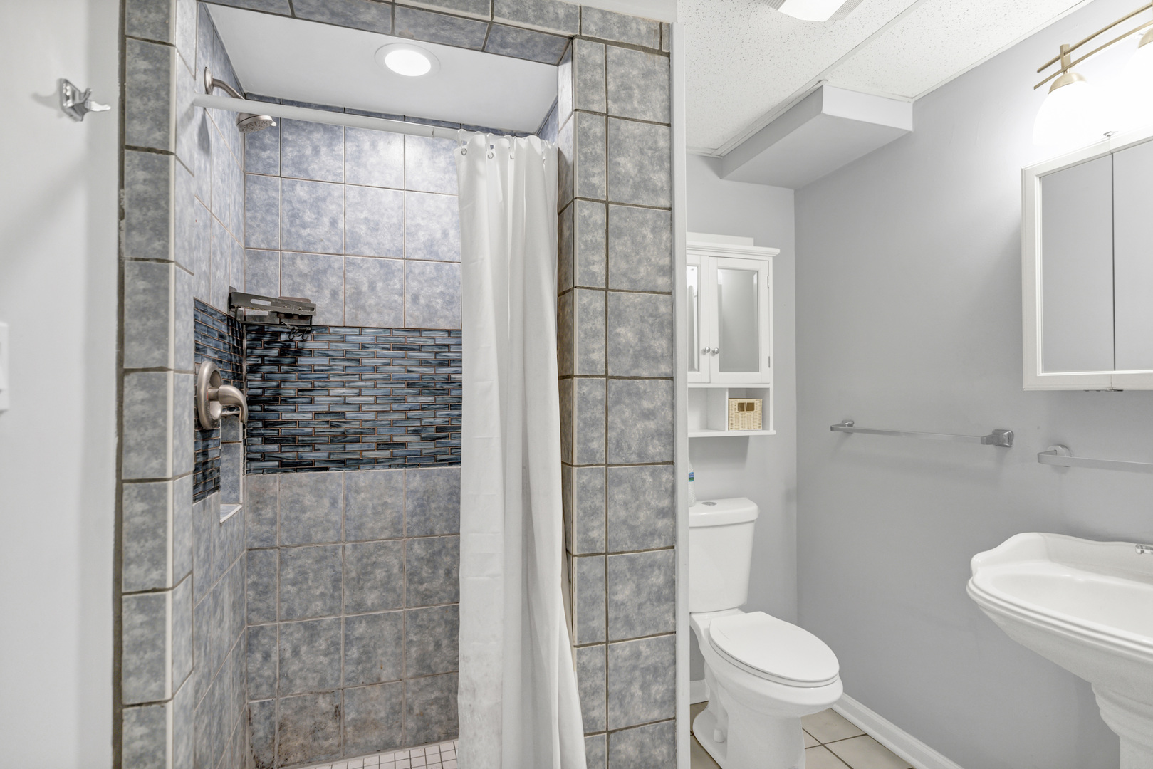 629 Waterford Lane, South Elgin, IL 60177