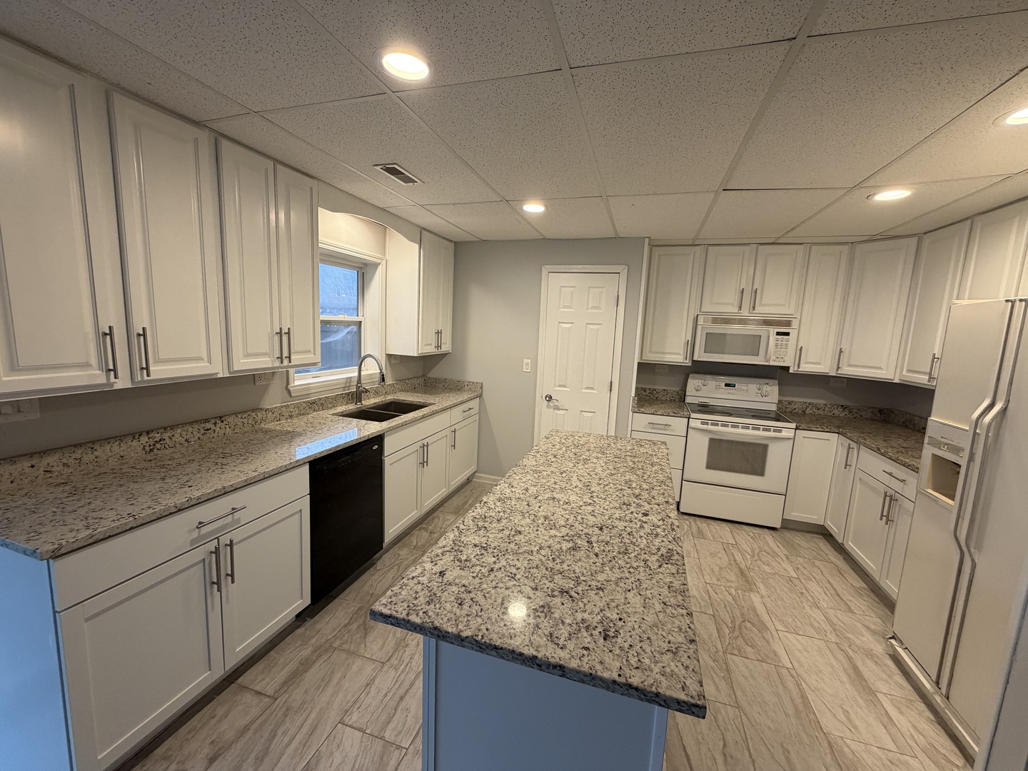 629 Waterford Lane, South Elgin, IL 60177