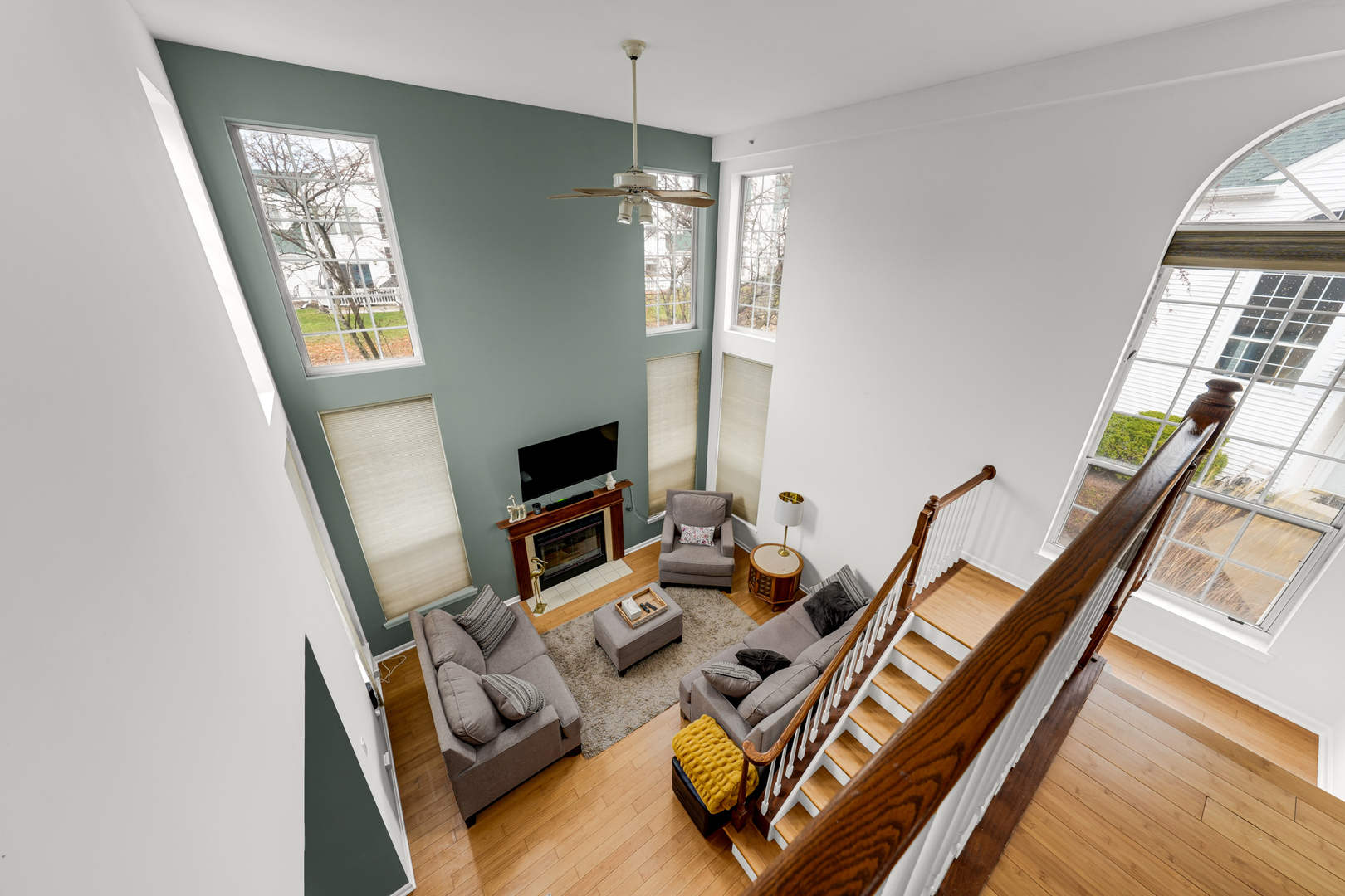 108 Hampton Boulevard, Lake Bluff, IL 60044