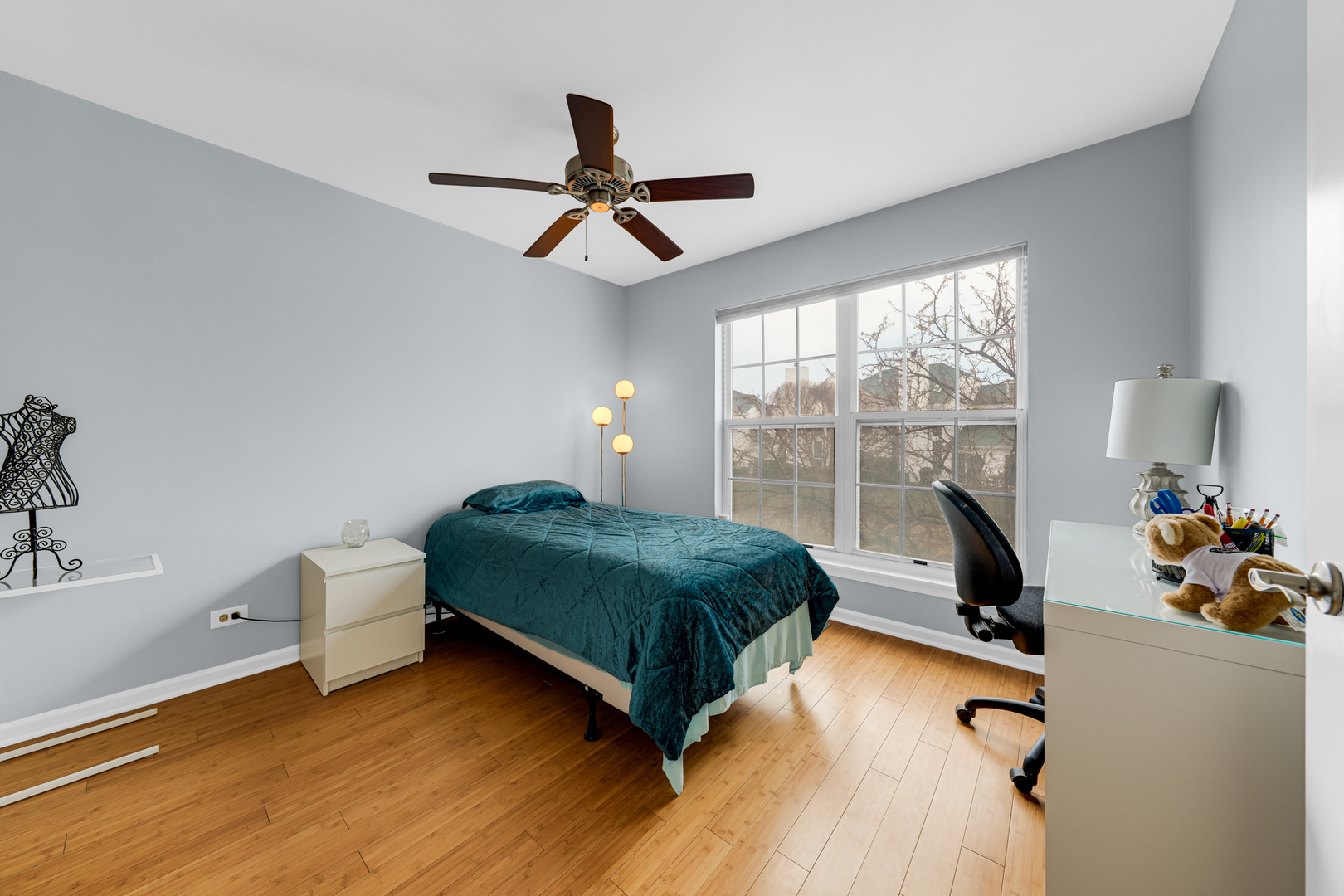 108 Hampton Boulevard, Lake Bluff, IL 60044