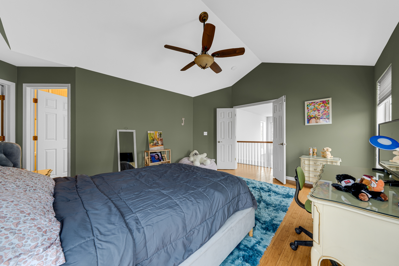 108 Hampton Boulevard, Lake Bluff, IL 60044