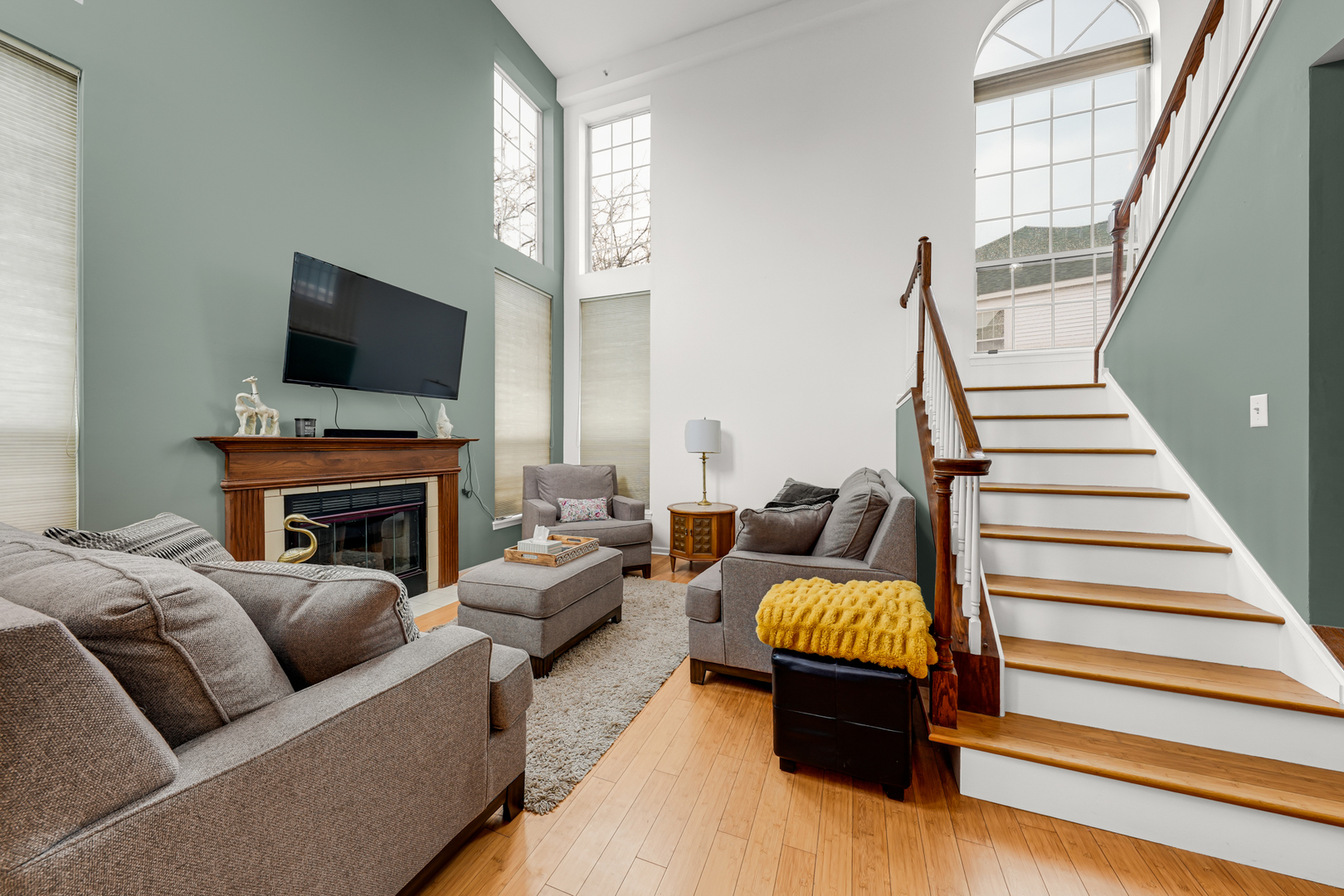 108 Hampton Boulevard, Lake Bluff, IL 60044