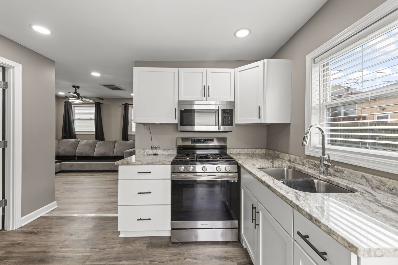 5817 W 64th Street, Chicago, IL 60638