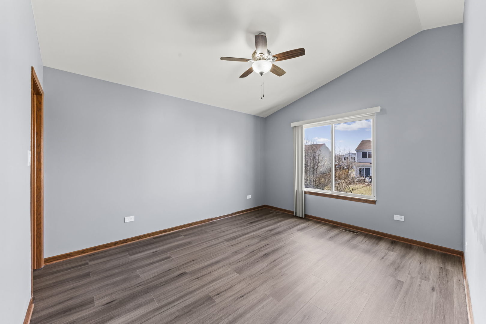 905 Thorn Creek Drive, Joliet, IL 60436