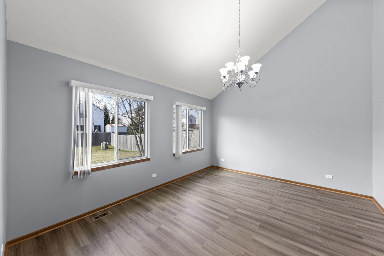 905 Thorn Creek Drive, Joliet, IL 60436