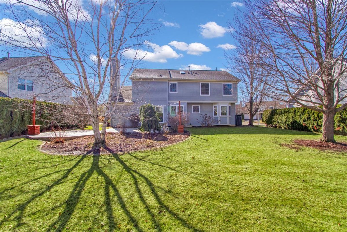 130 Whitehall Court, Grayslake, IL 60030