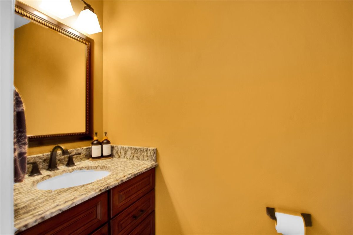 130 Whitehall Court, Grayslake, IL 60030