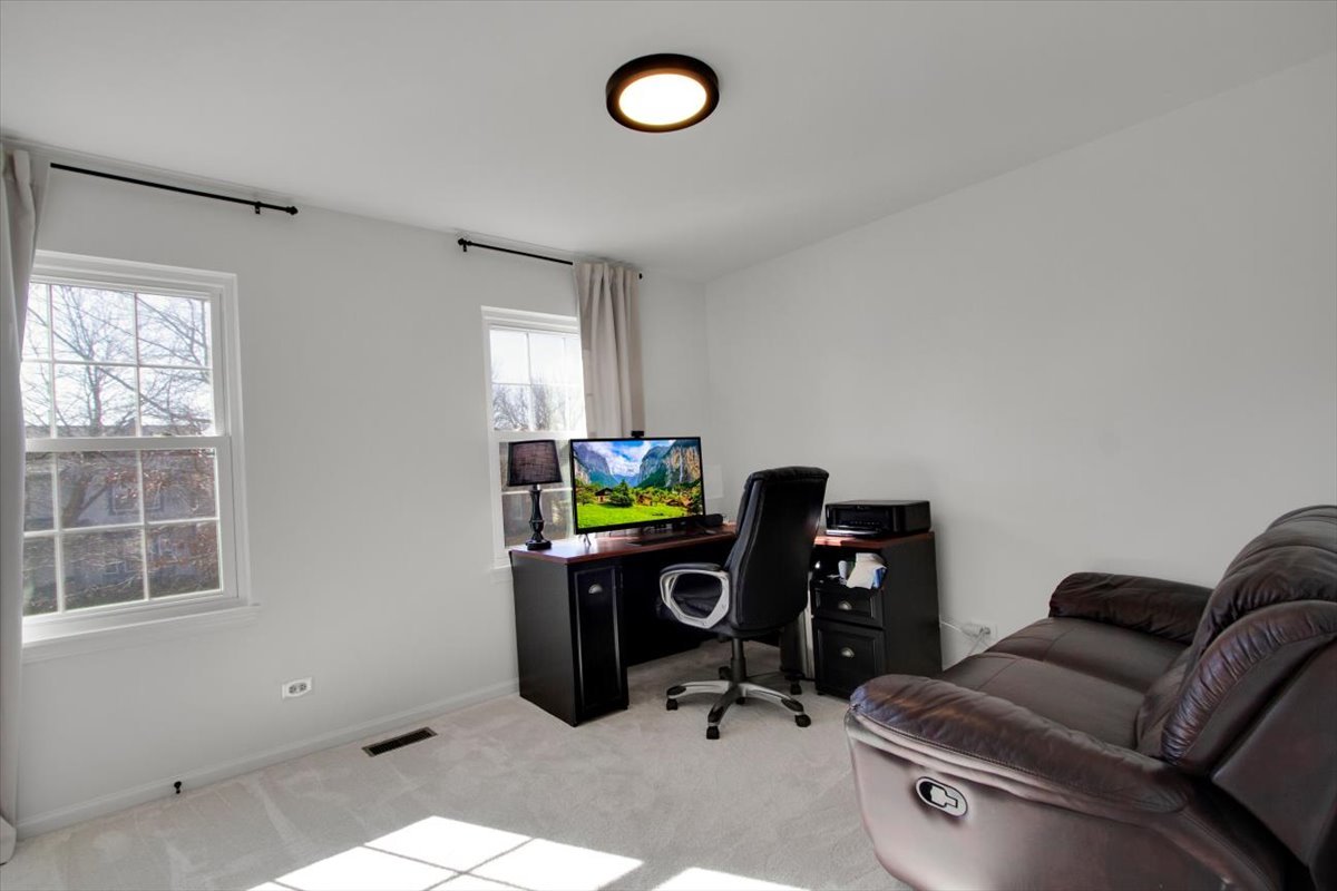 130 Whitehall Court, Grayslake, IL 60030